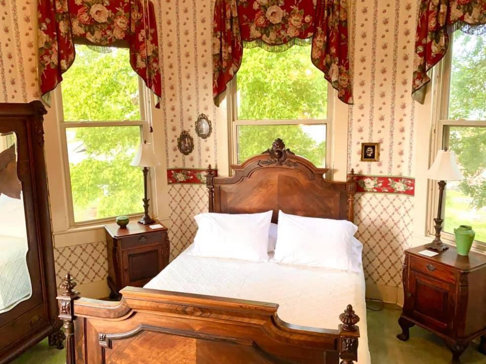 Four Winds Victorian Venue & Suites Bonham Zewnętrze zdjęcie